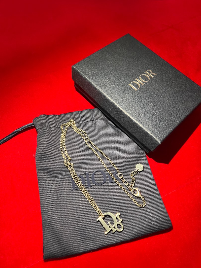 Dior oblique pendant store necklace