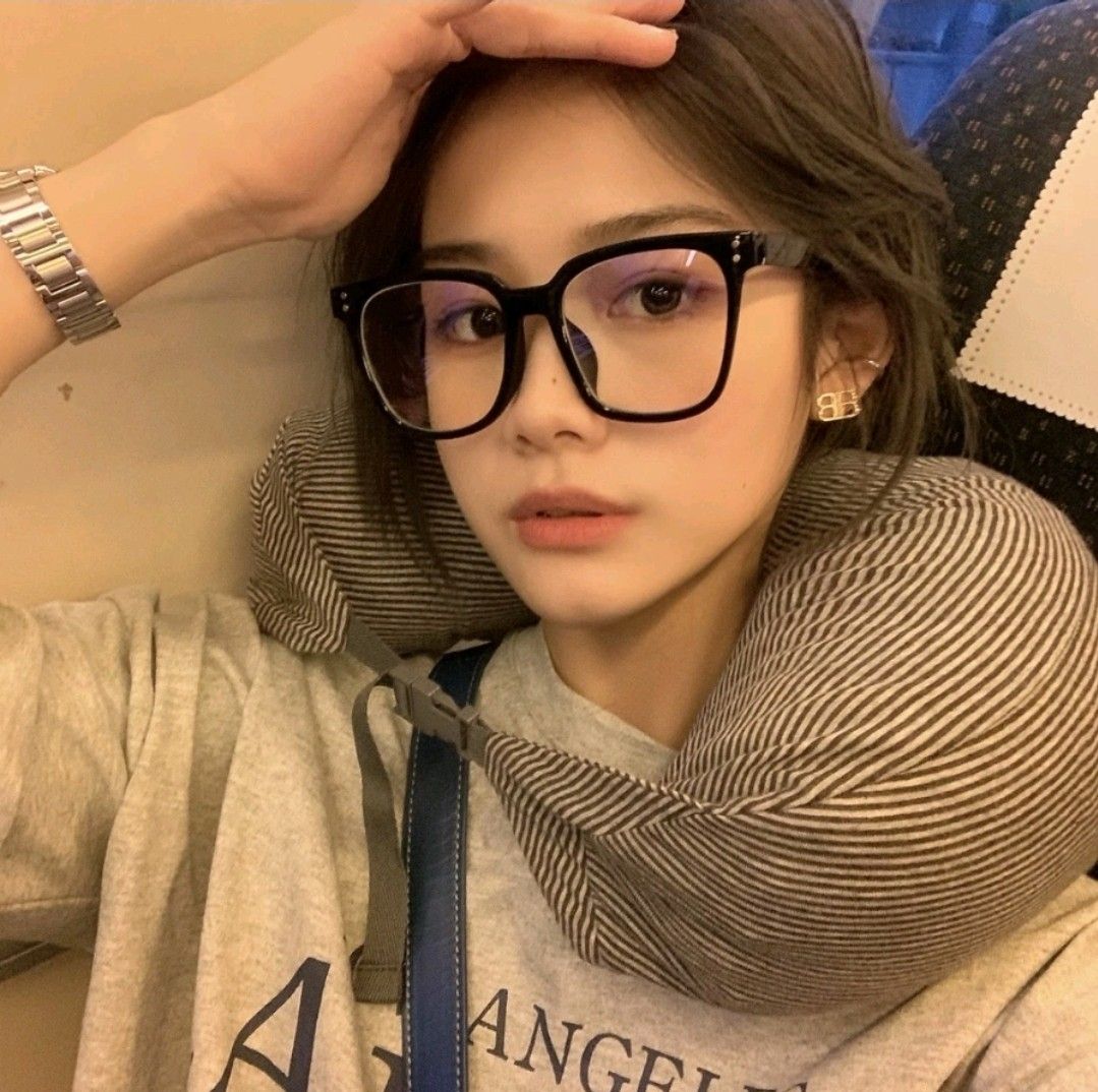 Big black glasses fashion online