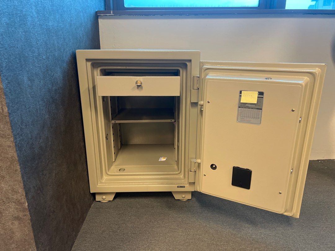 Eagle Safes ES045, Furniture & Home Living, Security & Locks, Safe on