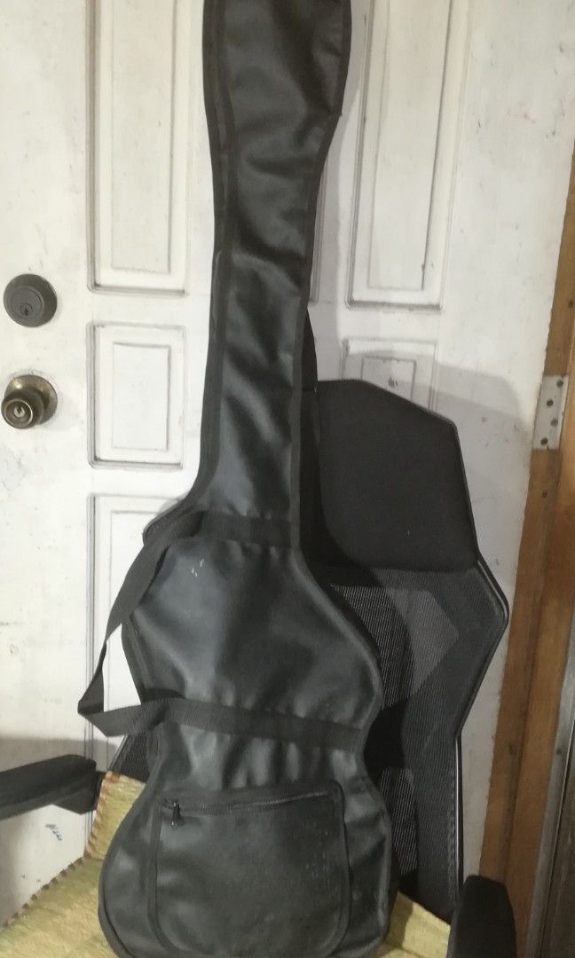 electric guitar case (Category: Musical Instruments) located in Paranaque City. Submitted by 4thestate.surplusan (Listing ID 1279100319, Image 1). Description: electric guitar case, used. issue on hardware locks on sling. size 110 cm x 32 width.