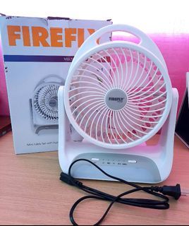 FIREFLY Mini Table Fan 
w/ Built-in Dimmable Light