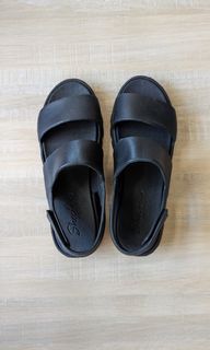 Women's Foamies: Footsteps - Breezy Feels sandals in black | Sketchers