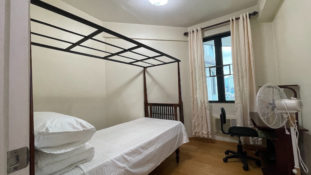 For Sale 2BR Unit at BGC Bonifacio Ridge Spanish Bay Tower, BGC