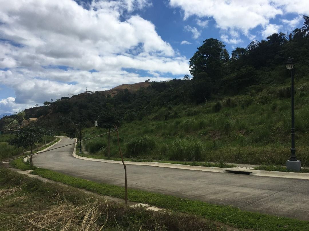 For sale exclusive lot in Tagaytay Twin lakes, Property, For Sale, Lot
