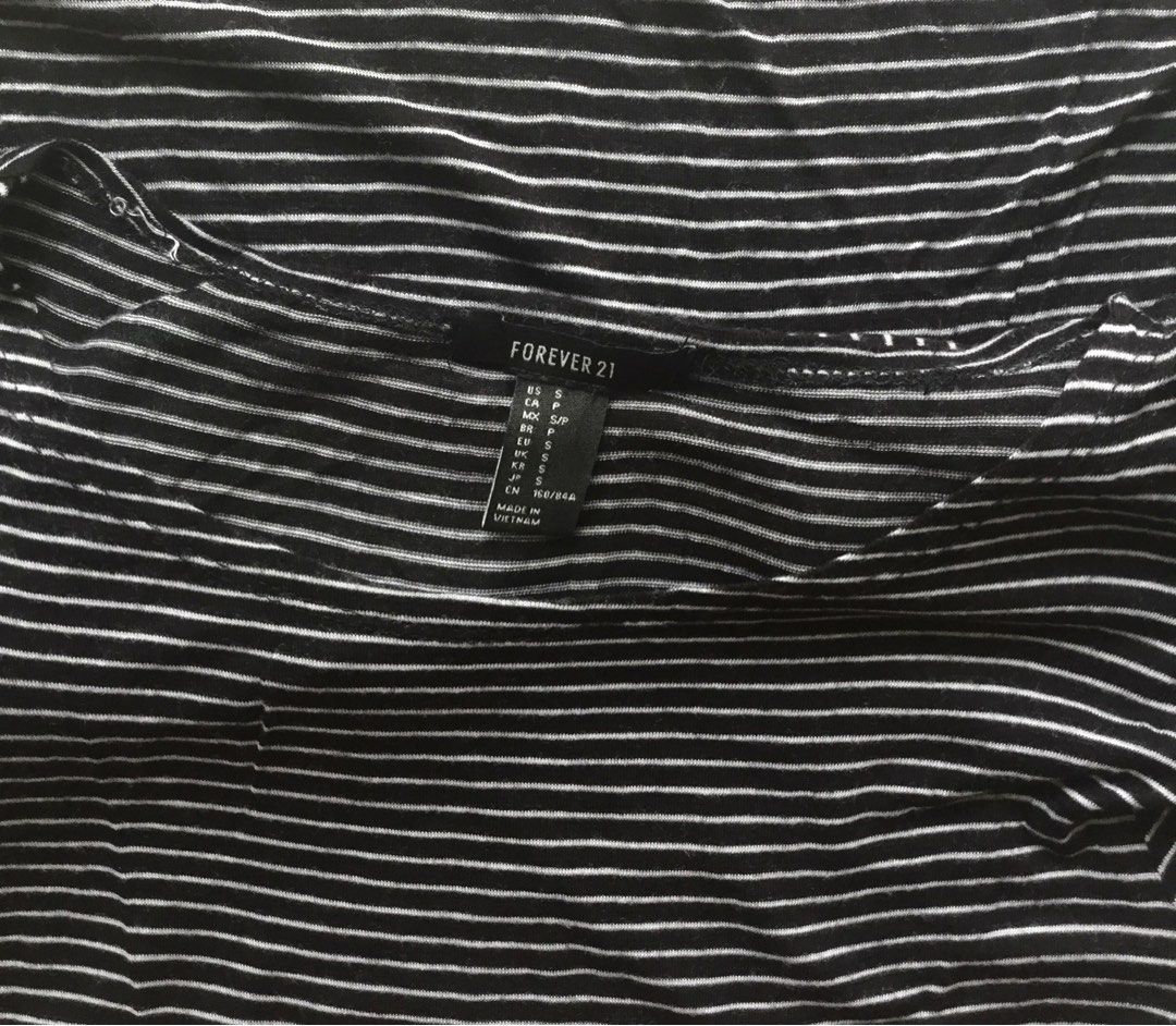 FOREVER 21 BLACK|WHITE STRIPES LS TOP (Category: Longsleeves) located in Batangas. Submitted by helpme_declutter (Listing ID 1278984106, Image 1). Description: S on tag fits M No flaws .