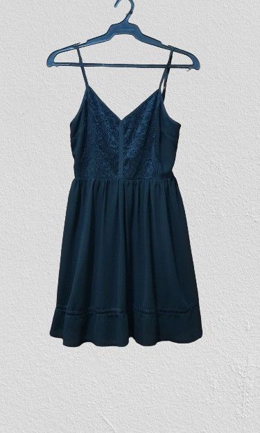 black and blue color block dress Chiffon Tiered Mini Dress in Black-white