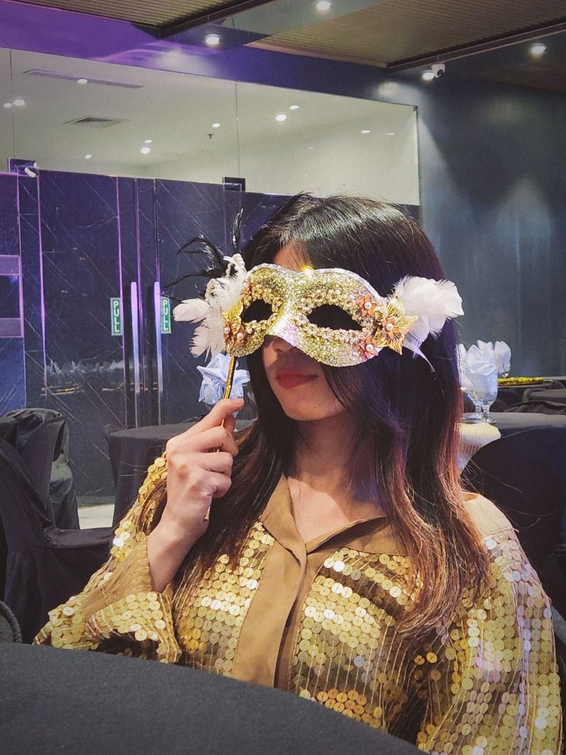 Gold blouse sequin (Category: Coats, Jackets and Outerwear) located in Manila. Submitted by oshangdeep (Listing ID 1278935389, Image 1). Description: .