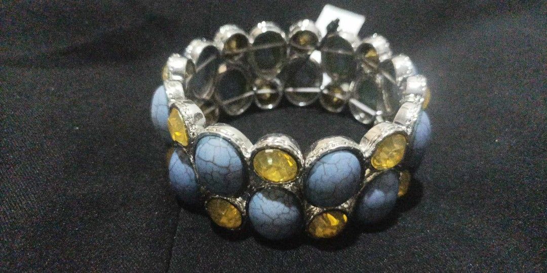 High end outlet charm bracelet