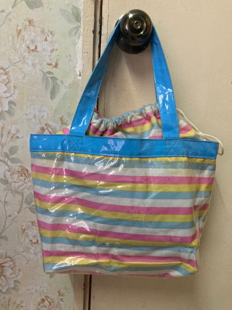 Benetton beach bag store