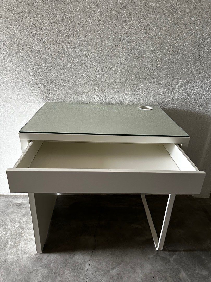 Micke desk online glass top