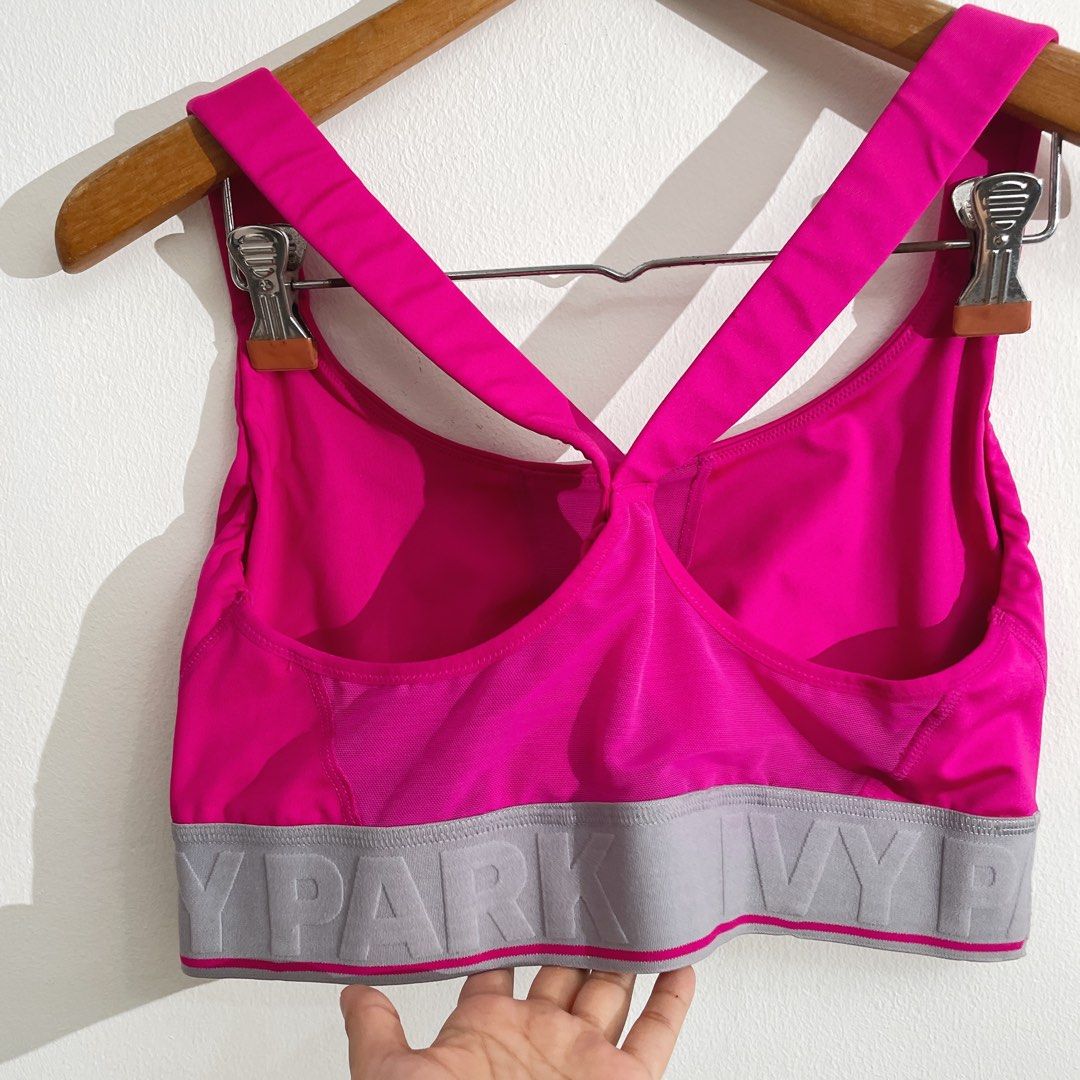 Ivy Park sports bra, Men's Fashion, Activewear on Carousell