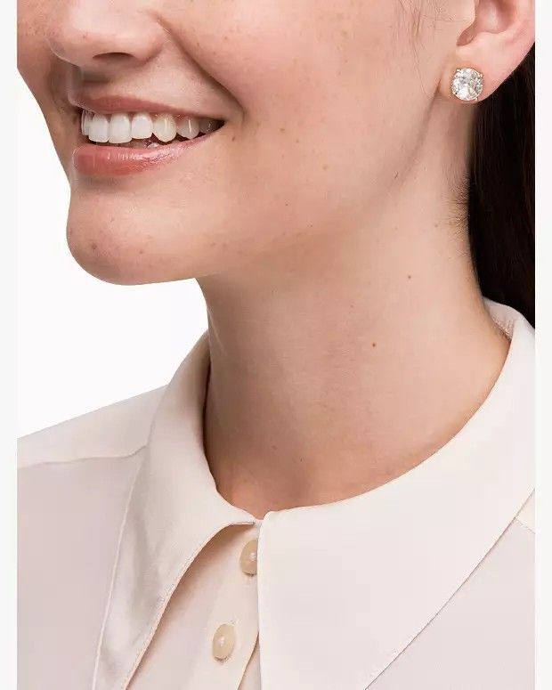 Kate Spade Gumdrop Studs, Clear (Category: Earrings) located in Quezon City. Submitted by tpanda17 (Listing ID 1279013882, Image 2). Description: brand new plated metal enamel weight: 7.4g handcrafted dust bag included.