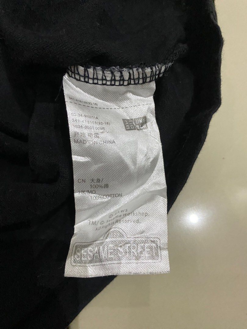 KAWS UNIQLO SHIRT (Category: Tshirts & Polo Shirts ) located in Polangui. Submitted by judeeey (Listing ID 1278962699, Image 3). Description: Kaws x Sesame Street x Uniqlo 19x25 issue: need wash Item is thrifted, manage your expectations Payment via gcash, shipping thru JNT EXPRESS location Polangui Albay.