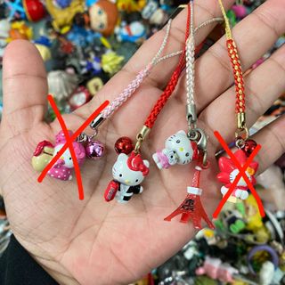 Hello Kitty Beads Keychain, Hobbies & Toys, Stationery & Craft, Handmade  Craft on Carousell