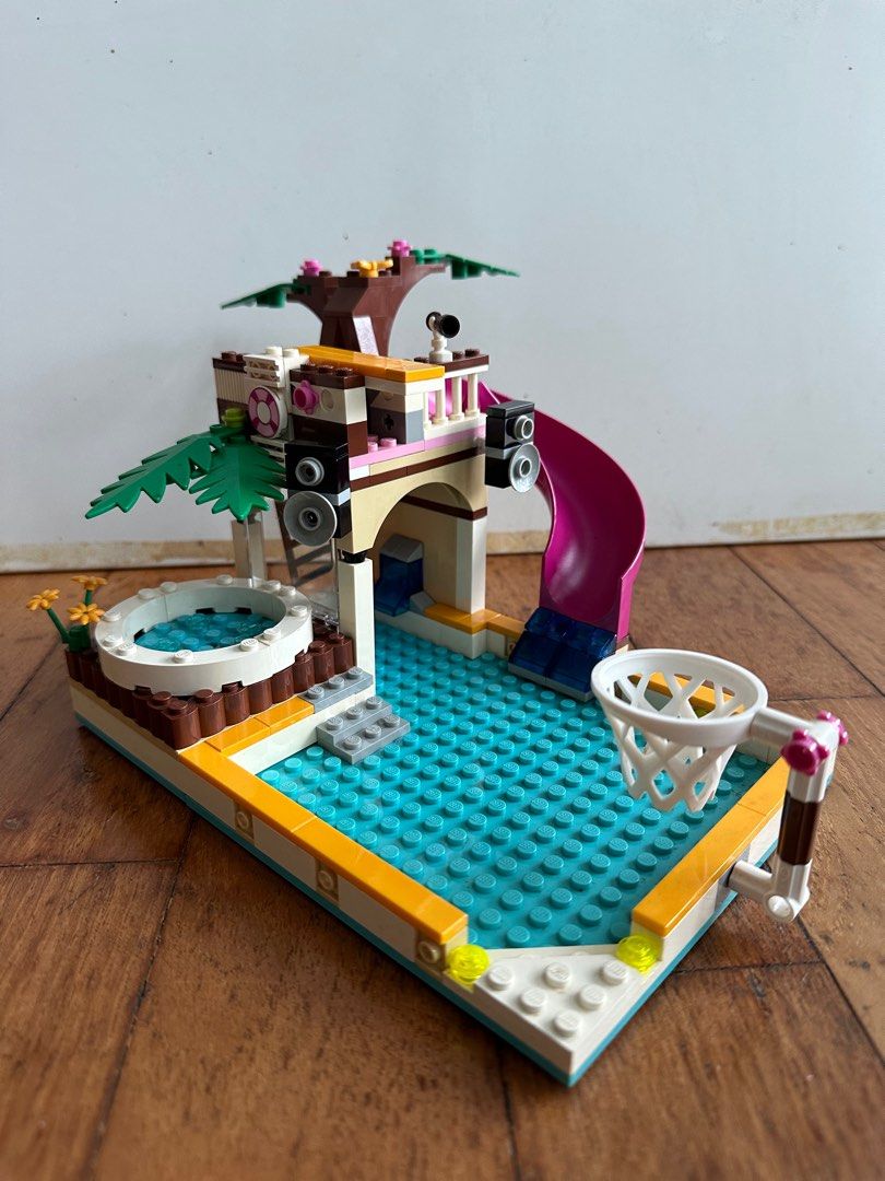 Lego Friends Swimming Pool