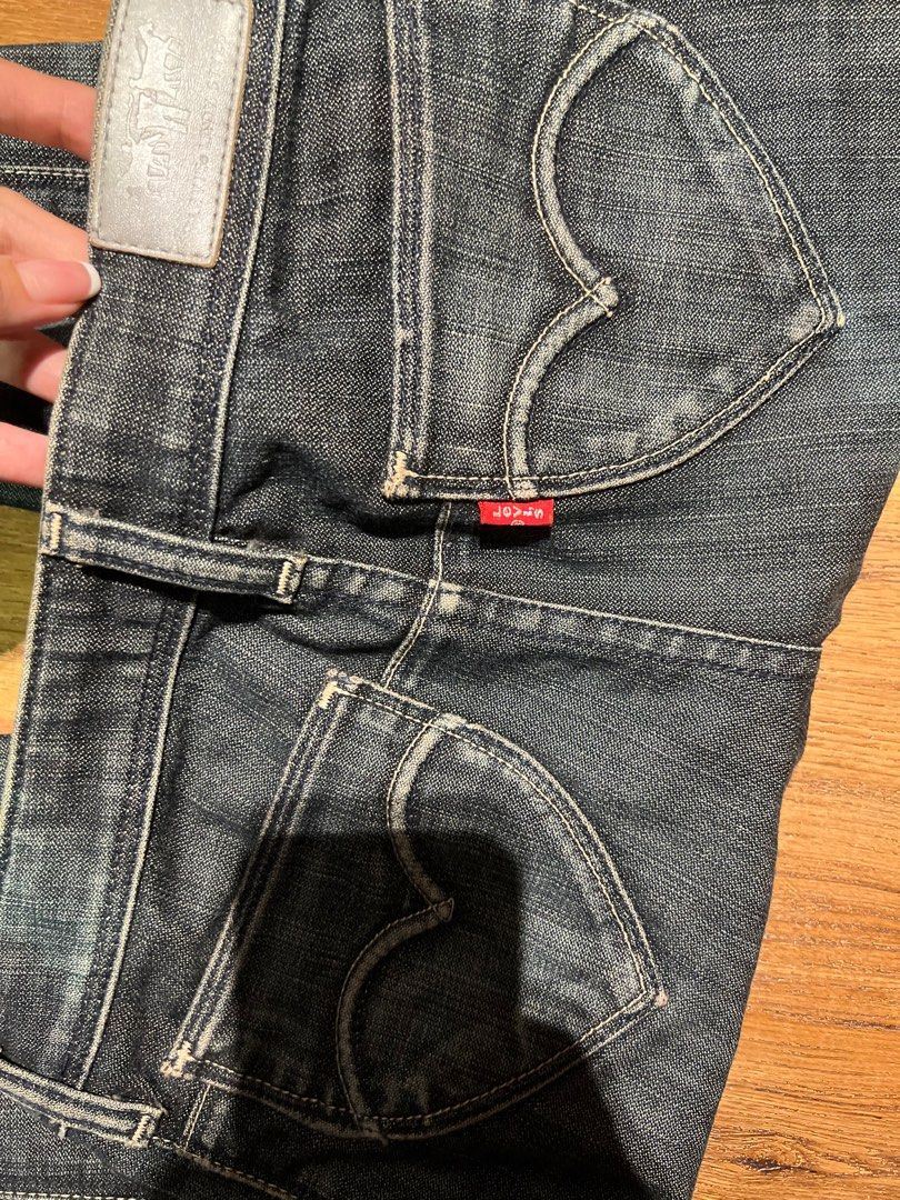 Levi s Ladies Dark denim jeans W25 L32 Women s Fashion Bottoms