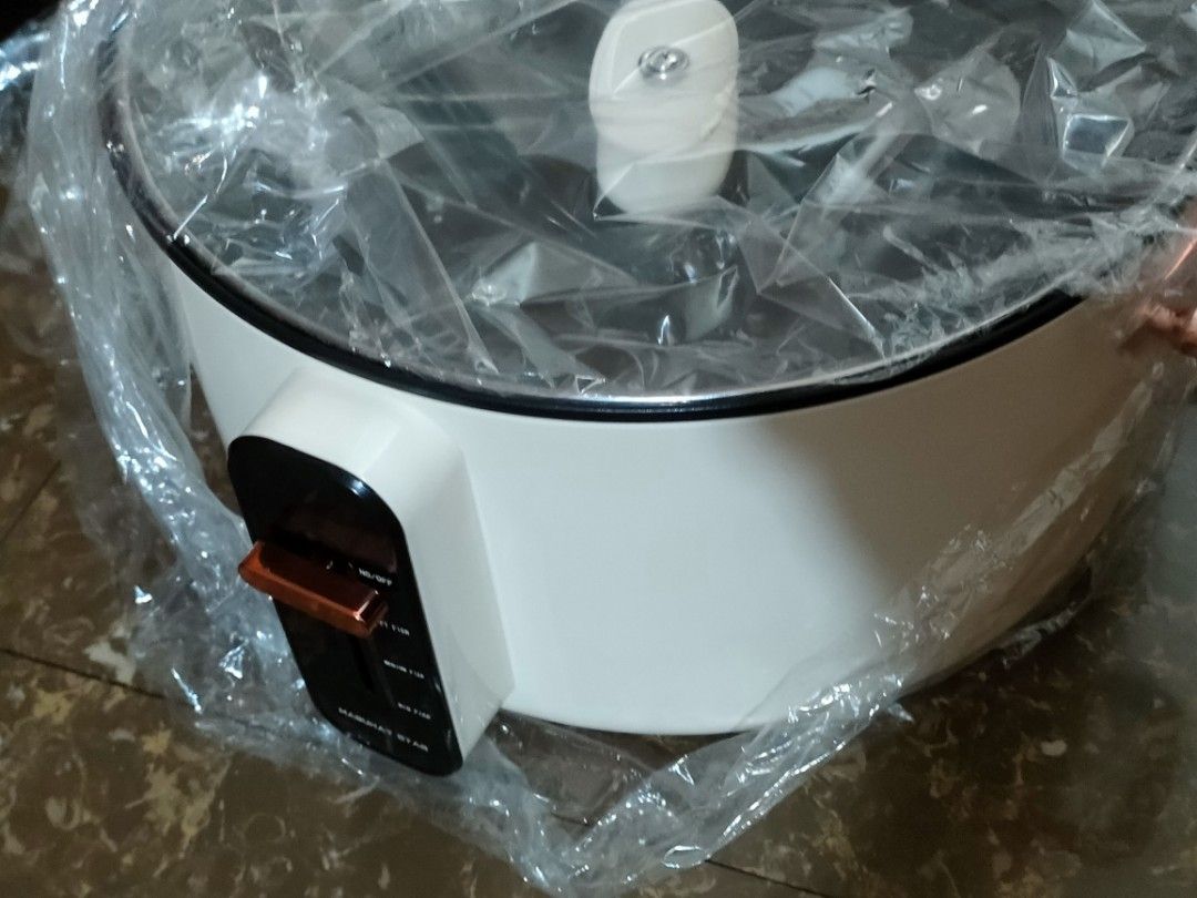 Mabuhay Star Multifunctional electric cooker (Category: Cookware & Accessories) located in Cavite. Submitted by lovemama.shop (Listing ID 1279040621, Image 3). Description: Rfs: A gift from my friend. I already have the same item.