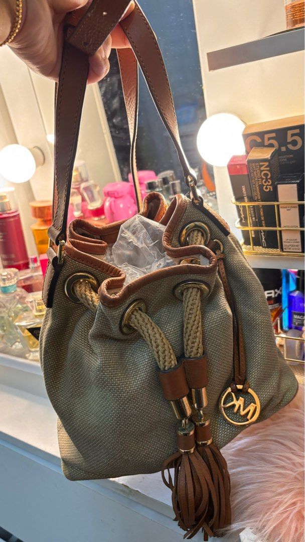 Michael Kors Bucket Bag Women s Fashion Bags Wallets Cross