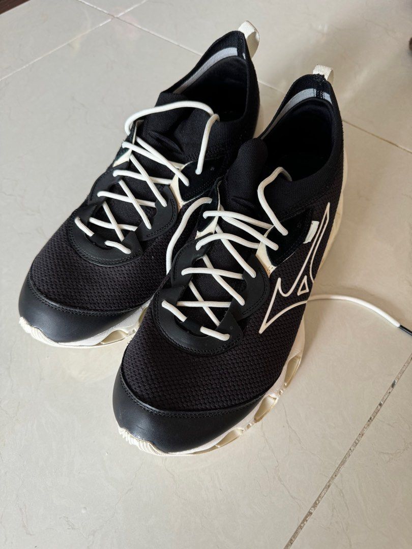 Mizuno wave prophecy black Carousell