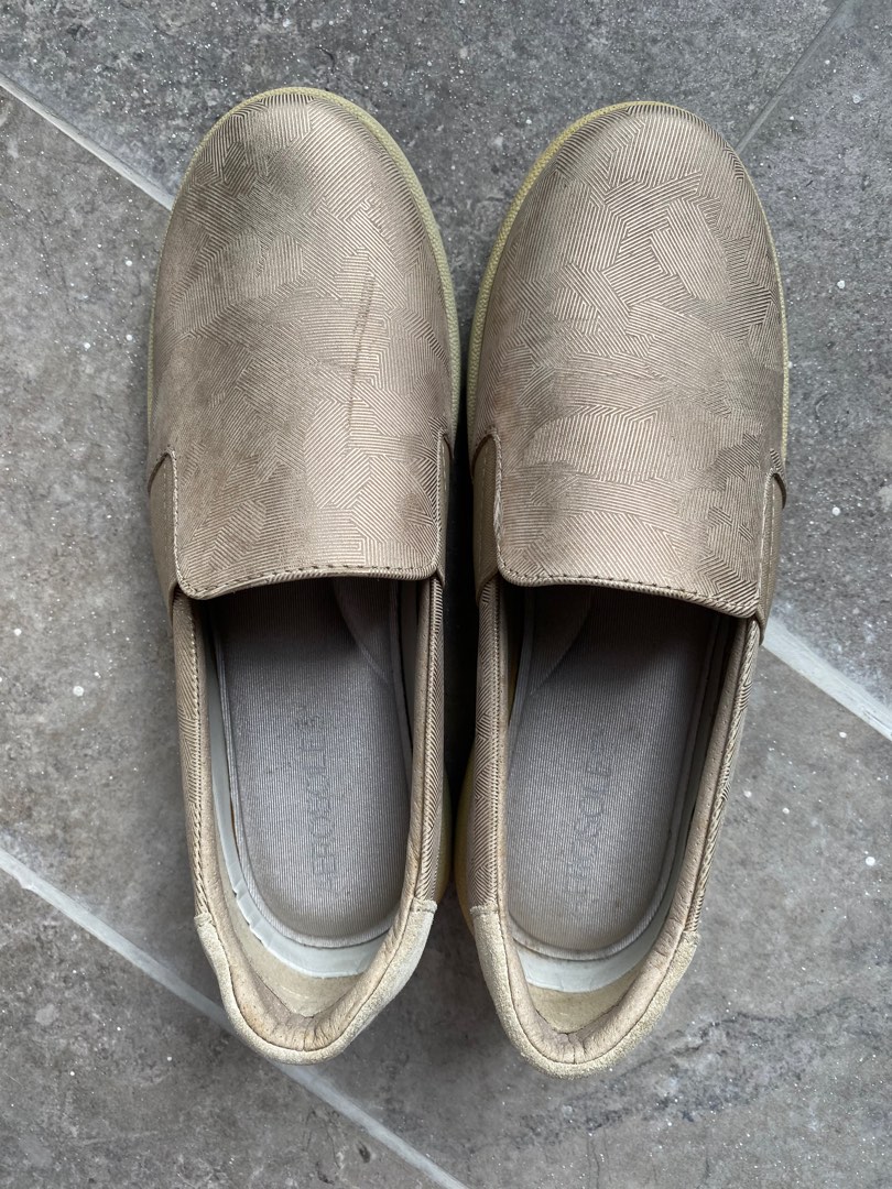 naturalizer walking shoes