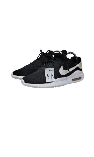 Air max oketo black and white 2025