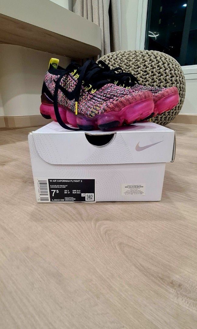 Air vapormax black and pink clearance