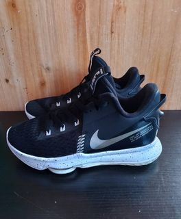 Nike lebron 5 hot sale oro