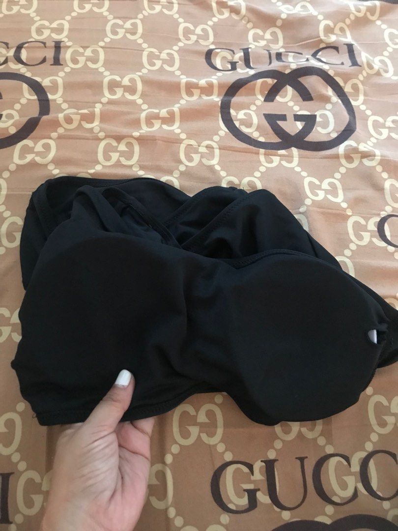 One piece with cutouts (Category: Bikinis & Swimsuits) located in Quezon City. Submitted by sashana10 (Listing ID 1278960502, Image 3). Description: Isang beses lang ginamit noong nag cruise kame Padded cuff Stretchtable Pwede small to medium .