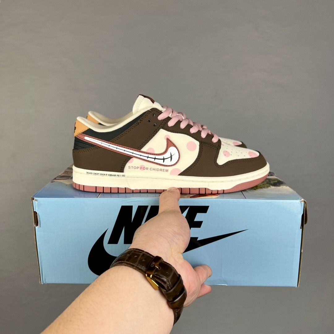 Otomo Katsuhiro x Nike SB Dunk Low