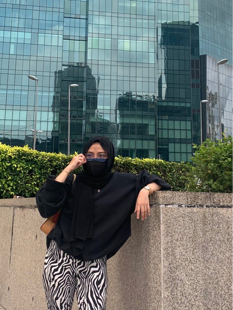 Baggy black sweatshirt discount
