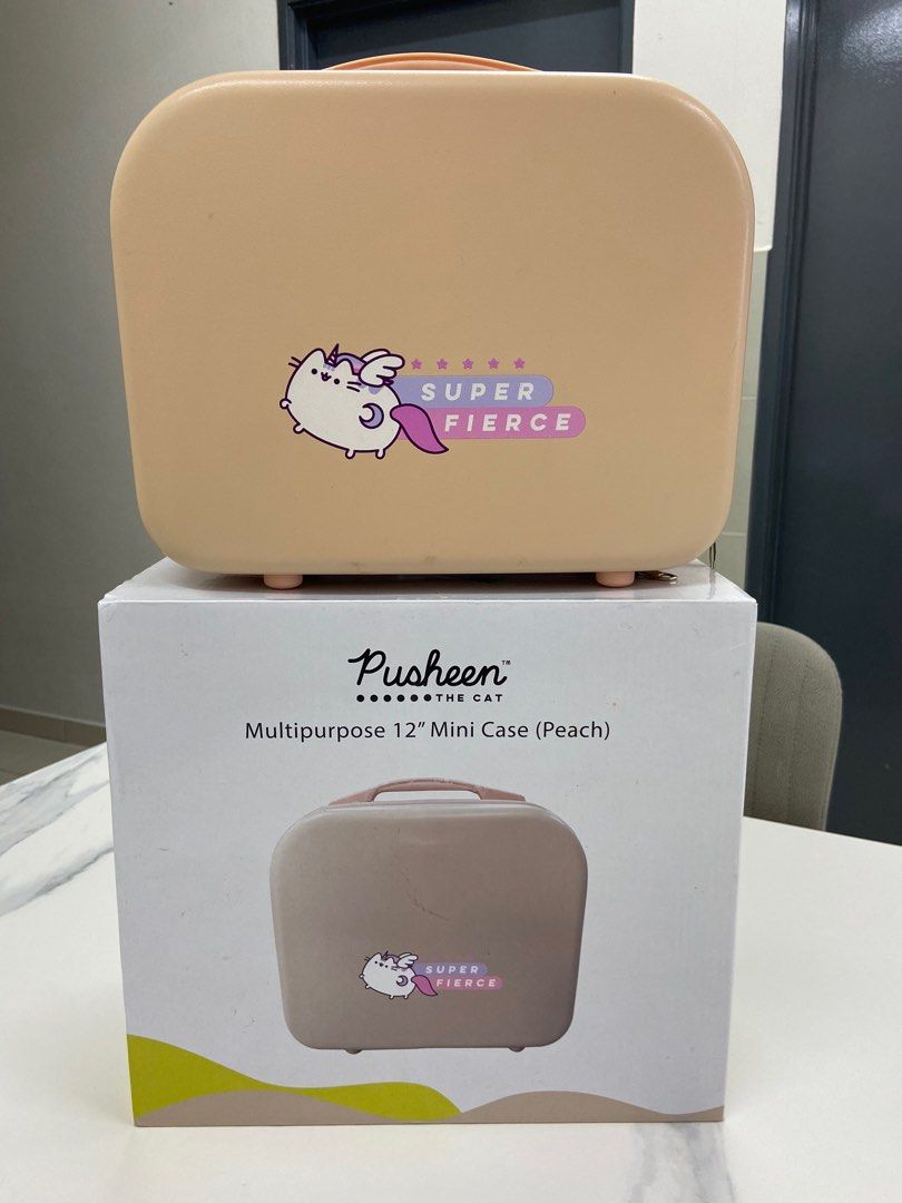 Pusheen suitcase top