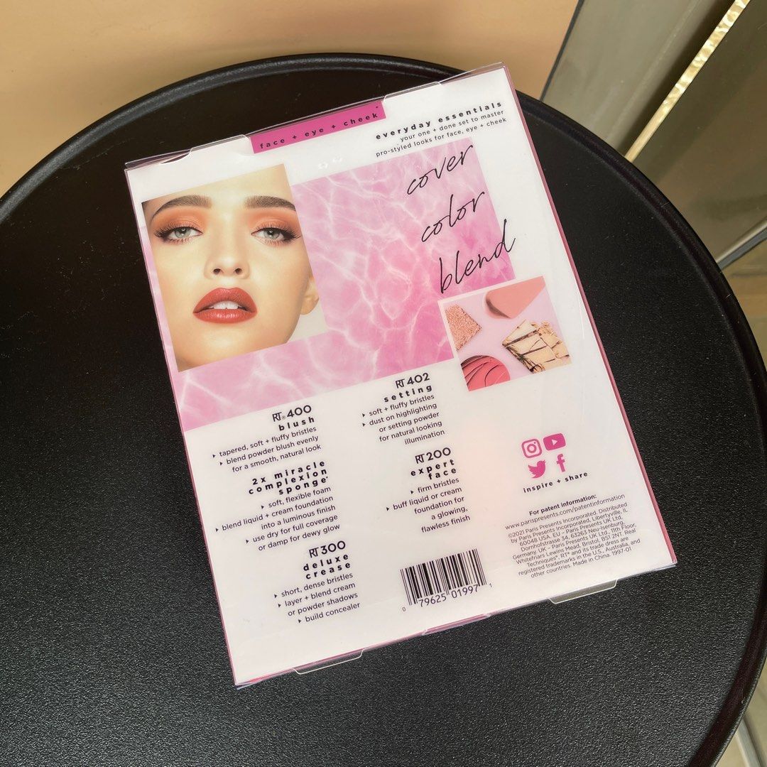 Real Techniques Everyday Essentials + Sponge Kit (Category: Makeup) located in Manila. Submitted by hodlclub (Listing ID 1279002558, Image 2). Description: Brand new and authentic from USA.