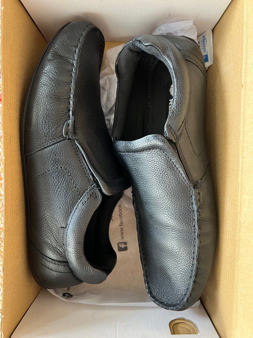 Redtape leather top shoes