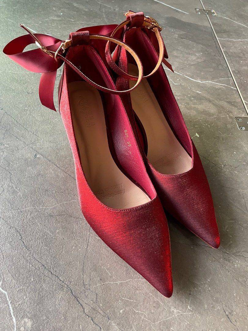 Red hotsell velvet stilettos