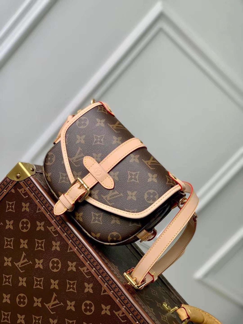 Rush Sale Preloved LV Bag Women s Fashion Bags Wallets