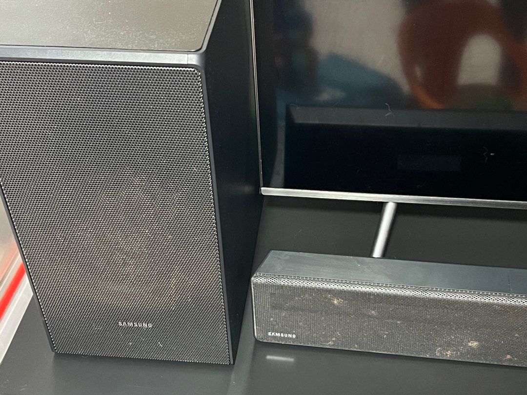 Samsung HW 650 soundbar and woofer