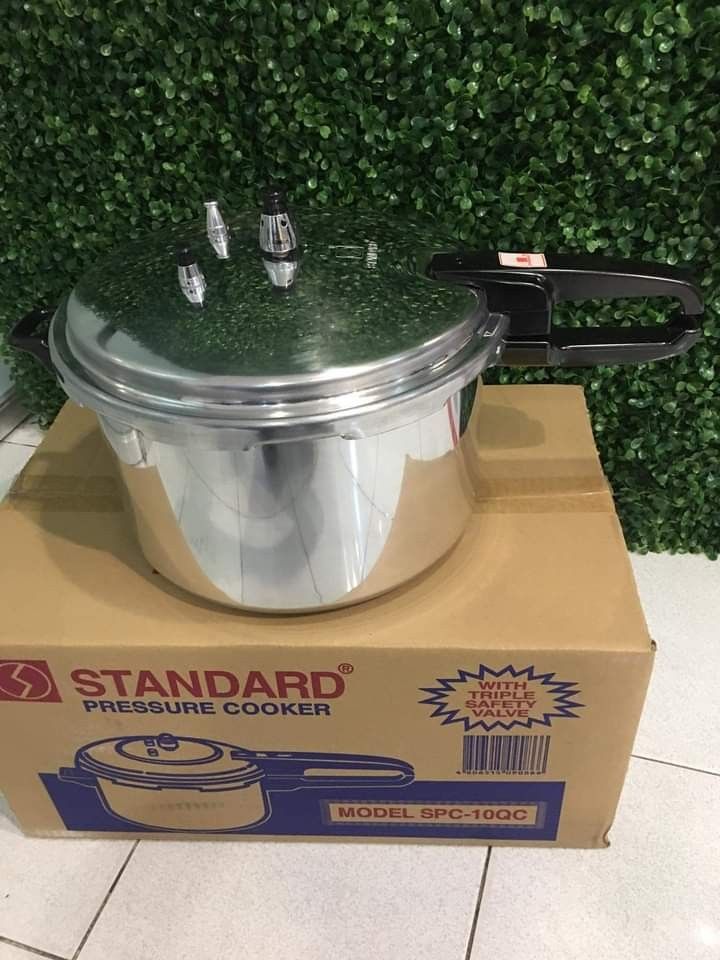Standard pressure cooker best sale 10qc