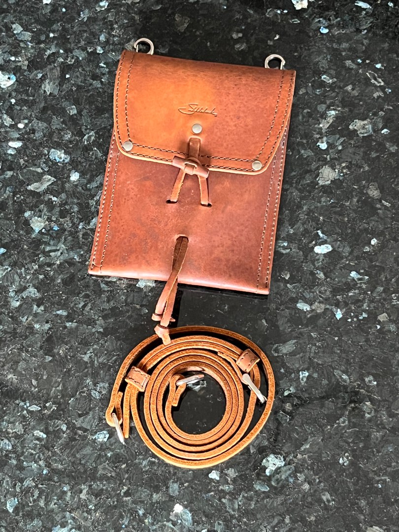 Saddleback leather toiletry bag hot sale