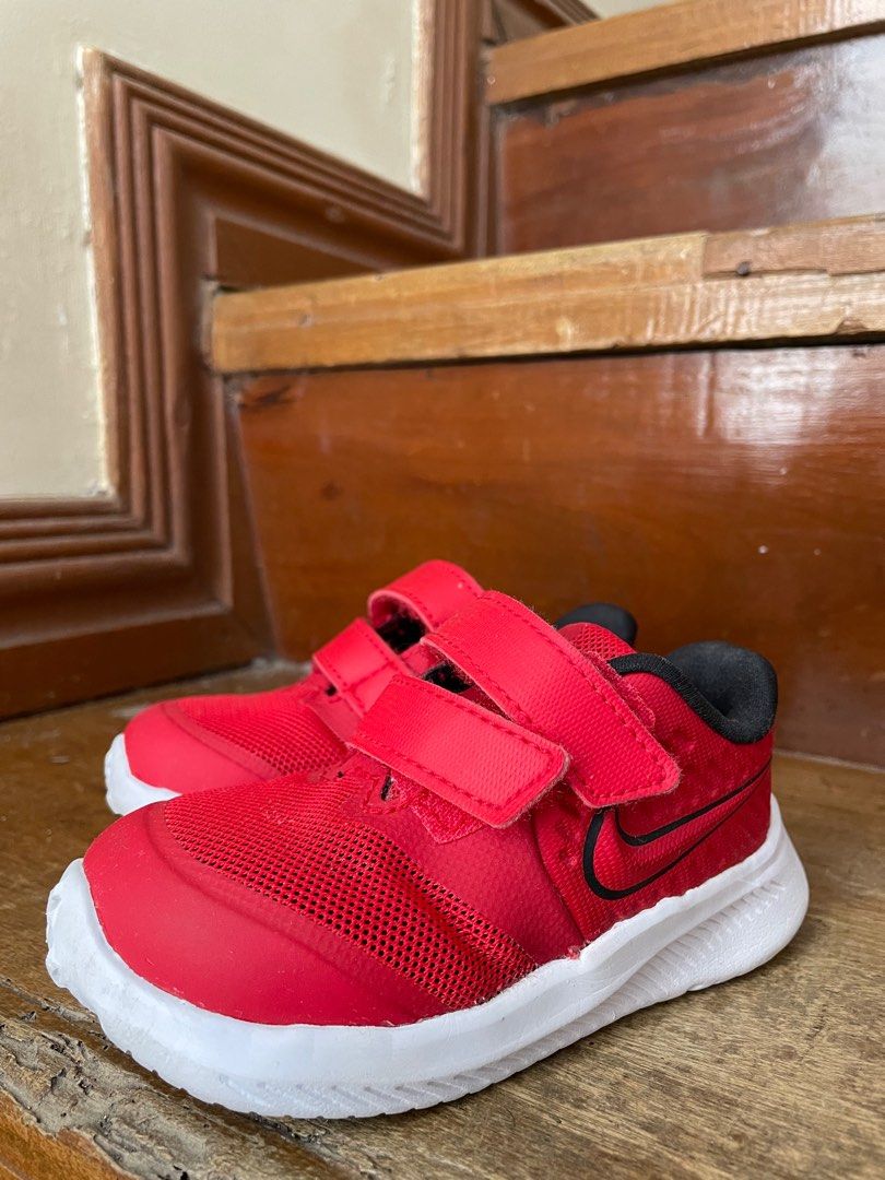 Infant red nike shoes discount