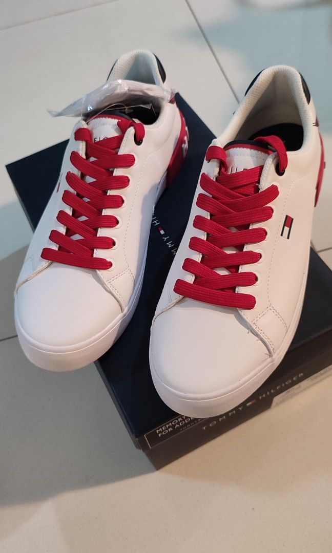 Tommy hilfiger women's shop lancer 2 sneaker
