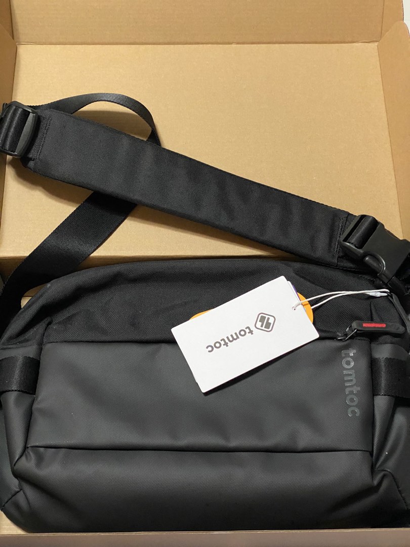 tomtoc Explorer-H02 Sling Bag M, Men's Fashion, Bags, Sling Bags on ...