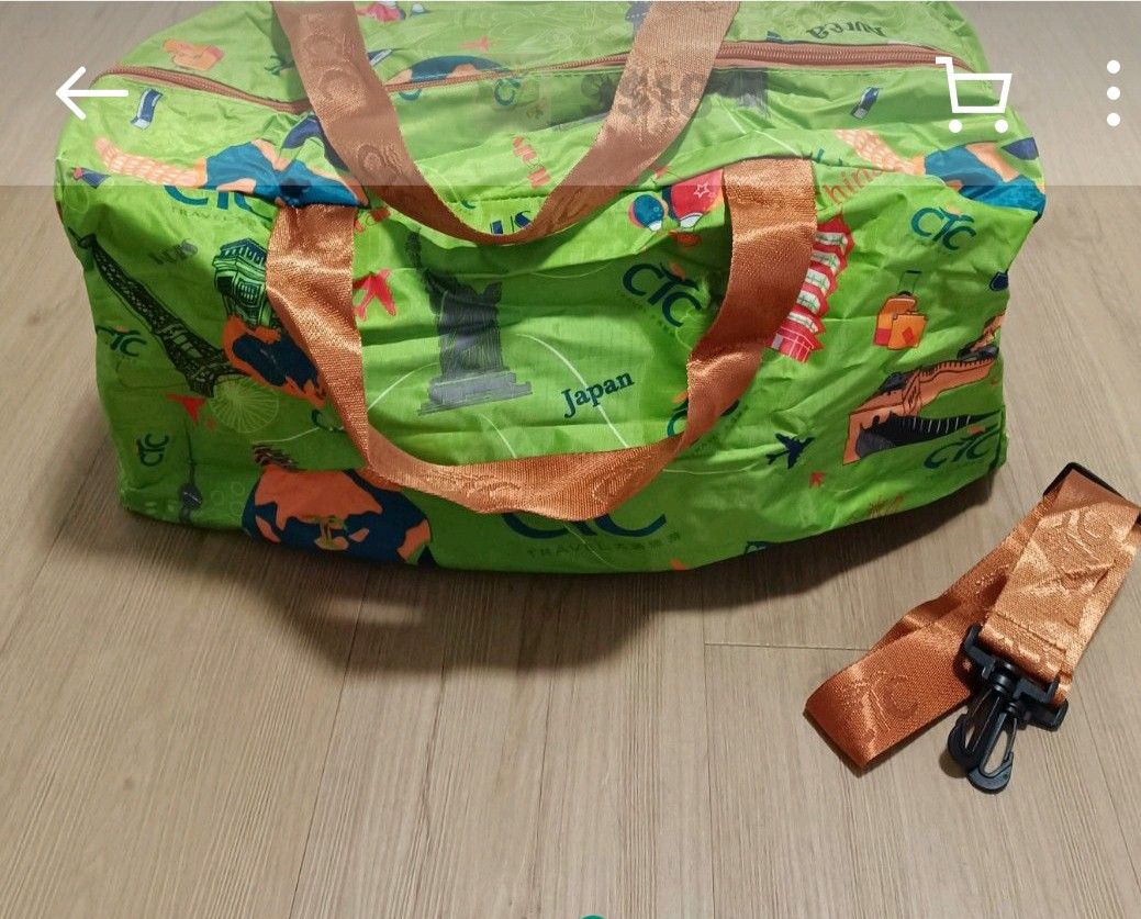 Travel foldable duffle bag (Brand new) (Category: Bags & Wallets) located in Singapore. Submitted by adrianor3 (Listing ID 1279164287, Image 1). Description: Clearing wardrobe. Esti wide: 48cm x 10cm height abt: 28cm Foldable. Self-Collection only..