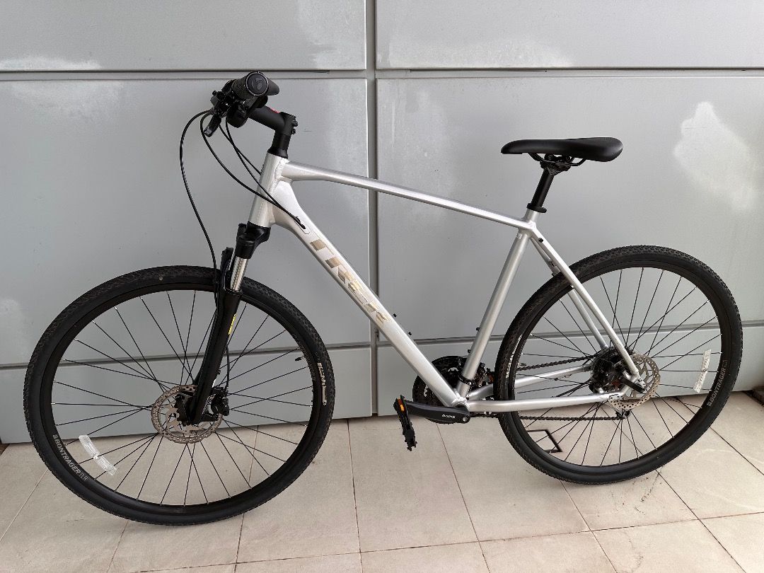 Trek 9300 outlet mountain bike