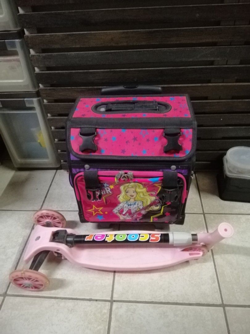 BARBIE trolley school bag (Category: Diaper Bags & Wetbags) located in Caloocan City. Submitted by aycee12 (Listing ID 1278948971, Image 1). Description: School trolley bag children scooter all for 800.