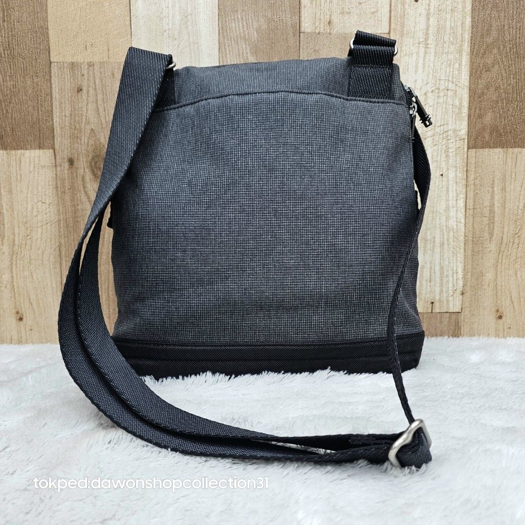 Tumi fremont deals eastern flap crossbody