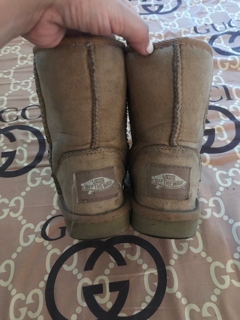 Vans ugg style boots hotsell