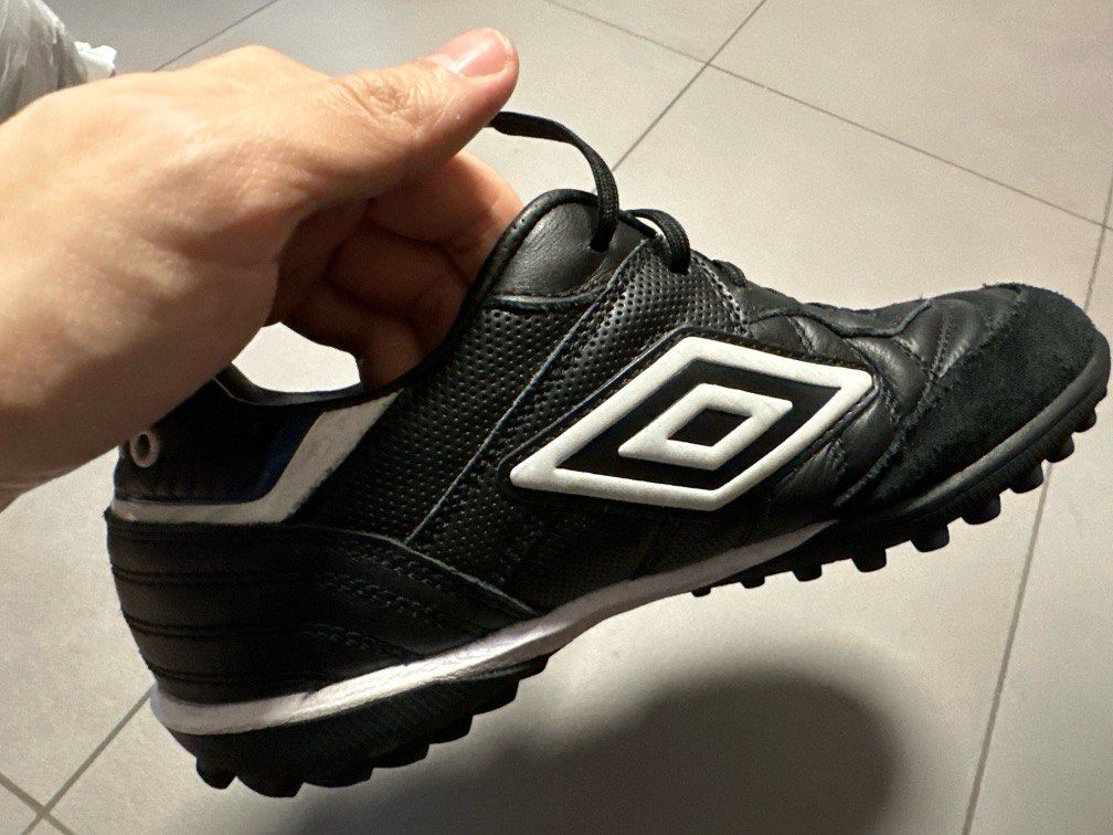 Umbro soccer boots for Astro turf Men s Fashion Footwear Boots