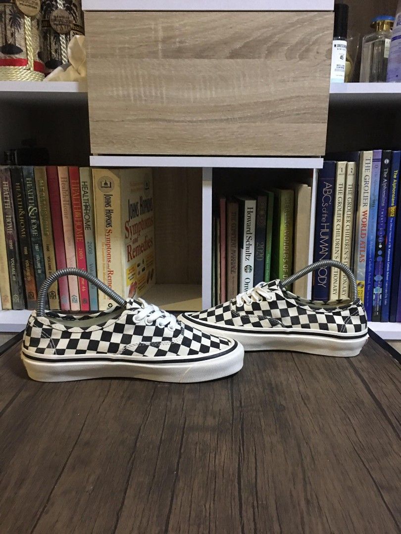 Vans authentic golden store coast on feet