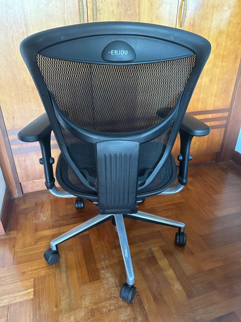 Quantum ergonomic hotsell mid back chair