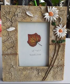 [07]	Resin Floral daisies picture frame